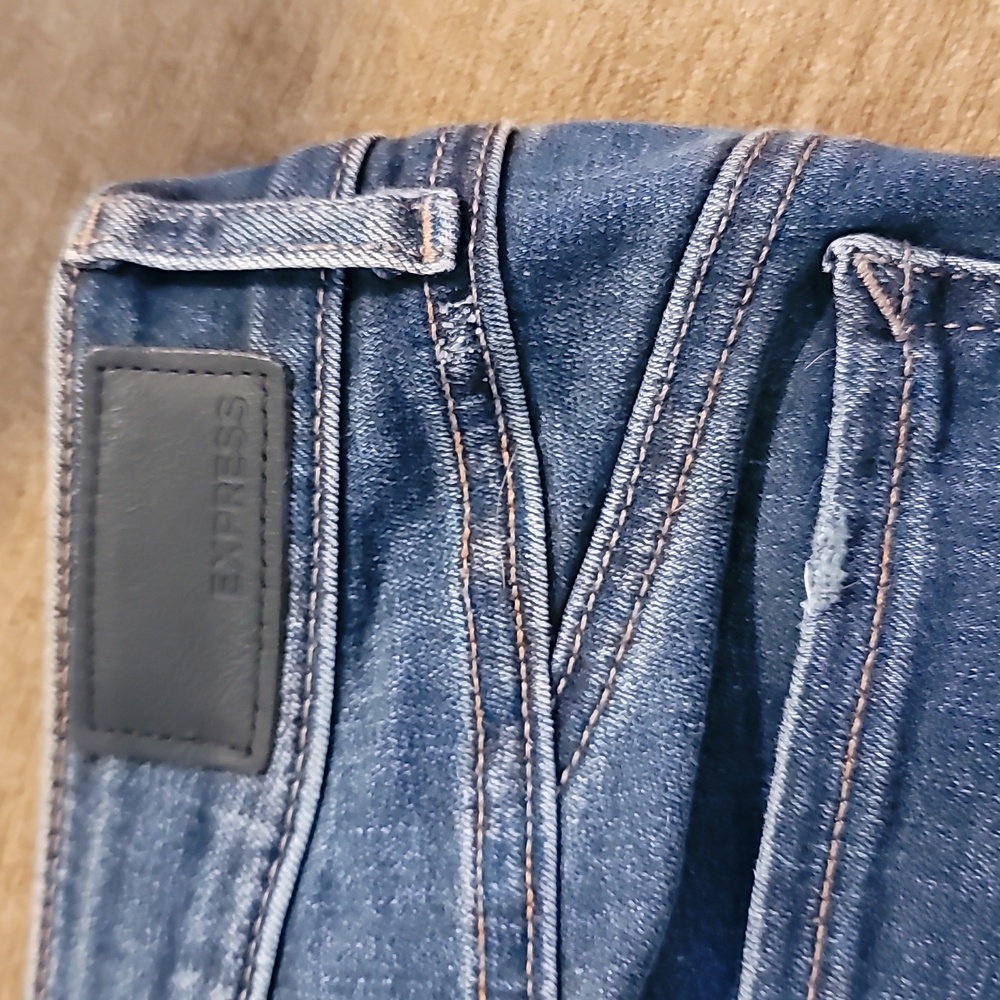 Express Booty lifting Jeans - Picture 12 of 16